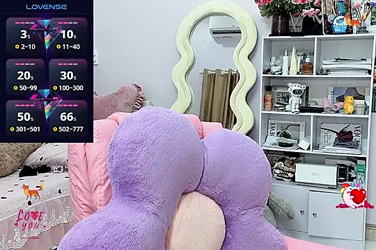  LLisa  online show from January 14, 2026, 2:17 am