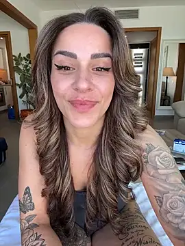 Alisa-Marie online show from April 15, 2026, 10:55 am