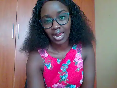 Snapshot of sexy_darleen23 chatting on May 3, 2026, 9:48 am sexy darleen23 online show from May 3, 2026, 9:48 am
