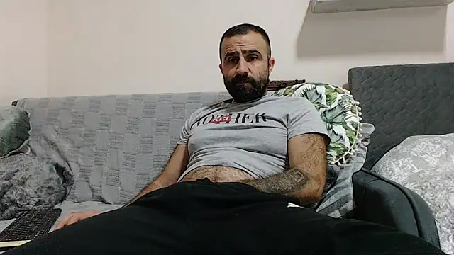 Snapshot of ivat80 chatting on December 7, 2024, 6:15 pm ivat80 online show from December 7, 2024, 6:15 pm