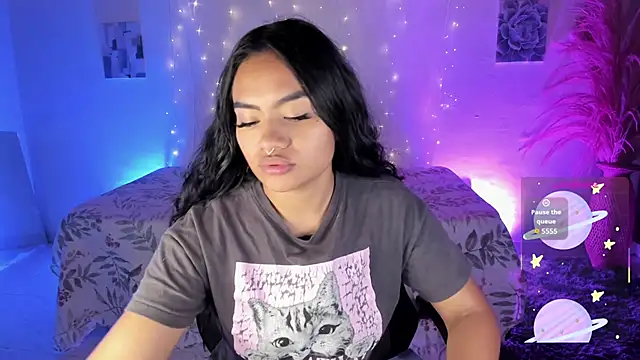 Riana Kean online show from December 1, 2025, 1:54 am