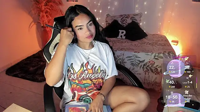 Snapshot of Riana_Kean chatting on February 3, 2026, 12:20 am Riana Kean online show from February 3, 2026, 12:20 am