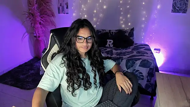 Snapshot of Riana_Kean chatting on February 16, 2026, 3:46 am Riana Kean online show from February 16, 2026, 3:46 am