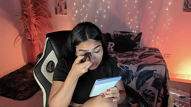 Snapshot of Riana_Kean chatting on March 4, 2026, 3:12 am Riana Kean online show from March 4, 2026, 3:12 am