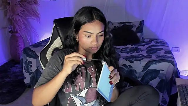 Snapshot of Riana_Kean chatting on March 7, 2026, 3:25 am Riana Kean online show from March 7, 2026, 3:25 am