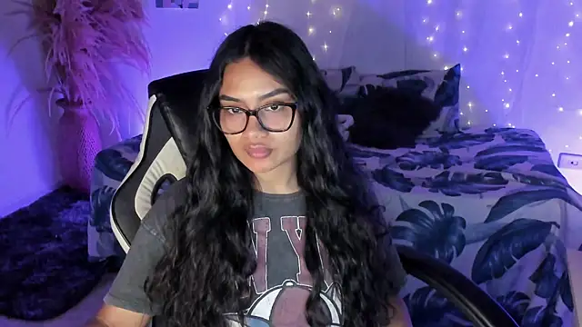 Snapshot of Riana_Kean chatting on March 10, 2026, 3:11 am Riana Kean online show from March 10, 2026, 3:11 am