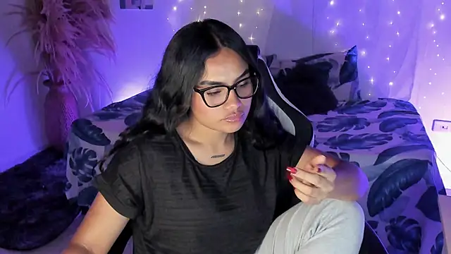 Snapshot of Riana_Kean chatting on March 11, 2026, 2:06 am Riana Kean online show from March 11, 2026, 2:06 am