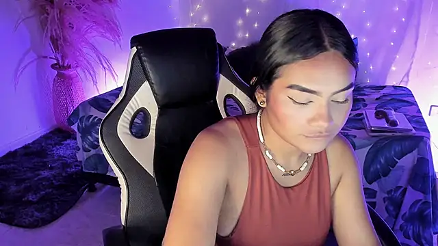 Snapshot of Riana_Kean chatting on March 15, 2026, 3:56 am Riana Kean online show from March 15, 2026, 3:56 am