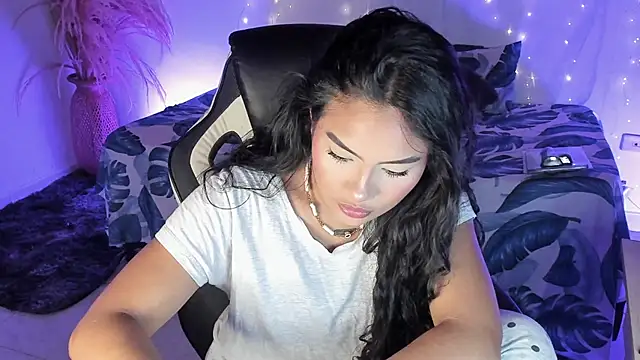 Snapshot of Riana_Kean chatting on March 17, 2026, 2:38 am Riana Kean online show from March 17, 2026, 2:38 am