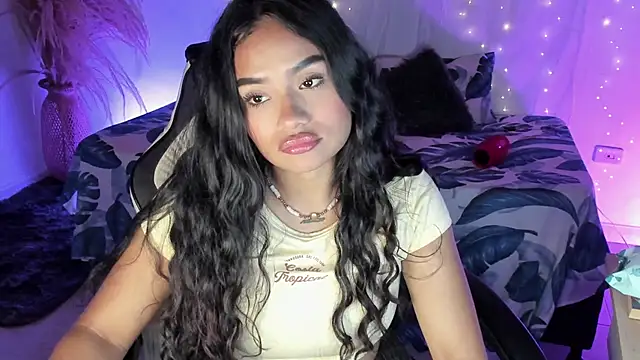 Snapshot of Riana_Kean chatting on March 23, 2026, 2:48 am Riana Kean online show from March 23, 2026, 2:48 am