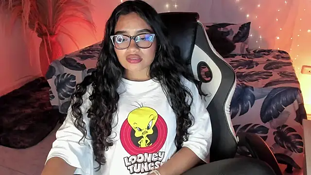 Snapshot of Riana_Kean chatting on April 9, 2026, 6:19 am Riana Kean online show from April 9, 2026, 6:19 am