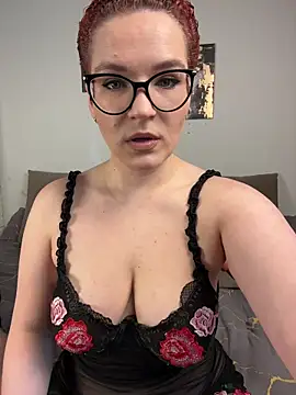 MrMrsRight online show from March 28, 2026, 12:27 pm