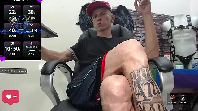 Snapshot of andy_dwels777 chatting on December 18, 2024, 9:18 pm andy dwels777 online show from December 18, 2024, 9:18 pm