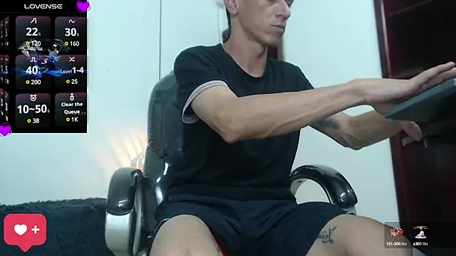 Snapshot of andy_dwels777 chatting on January 10, 2025, 1:20 pm andy dwels777 online show from January 10, 2025, 1:20 pm