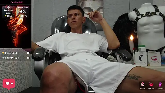 Snapshot of andy_dwels777 chatting on February 3, 2025, 1:19 am andy dwels777 online show from February 3, 2025, 1:19 am