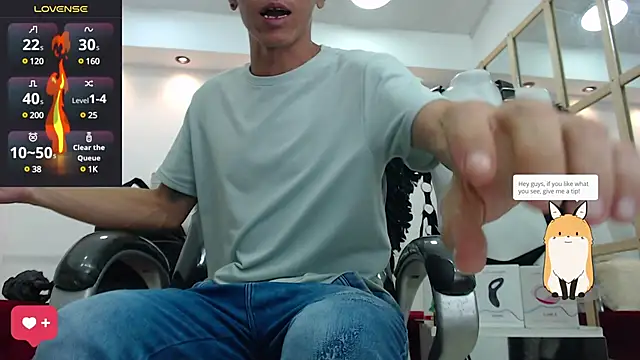 Snapshot of andy_dwels777 chatting on February 8, 2025, 10:40 pm andy dwels777 online show from February 8, 2025, 10:40 pm