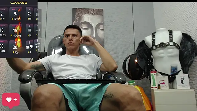 Snapshot of andy_dwels777 chatting on February 12, 2025, 10:59 pm andy dwels777 online show from February 12, 2025, 10:59 pm