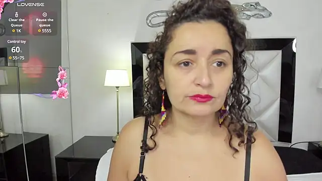Snapshot of _luna__sweet_ chatting on February 2, 2025, 2:59 am luna sweet online show from February 2, 2025, 2:59 am