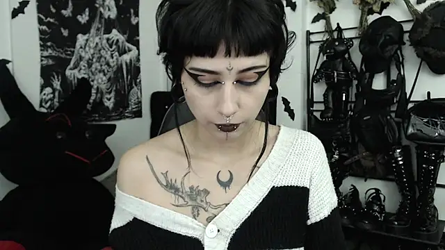 Snapshot of n0sferatus__ chatting on July 17, 2026, 3:35 am n0sferatus online show from July 17, 2026, 3:35 am