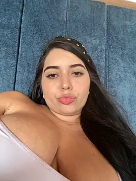 Snapshot of Tara__Sexy chatting on February 7, 2025, 9:48 pm Tara  Sexy online show from February 7, 2025, 9:48 pm