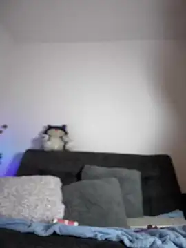 Snapshot of Zeli_66 chatting on December 15, 2024, 9:24 am Zeli 66 online show from December 15, 2024, 9:24 am