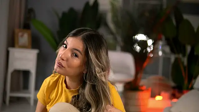 KellyMathews online show from October 31, 2025, 1:50 am