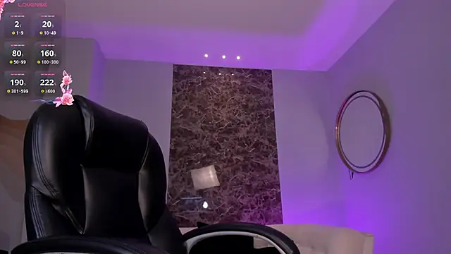 AmberLewis  online show from February 18, 2025, 9:21 am