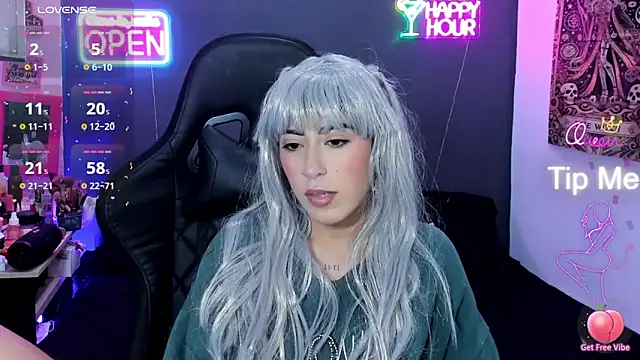 chaymae nah  online show from April 12, 2026, 3:22 am