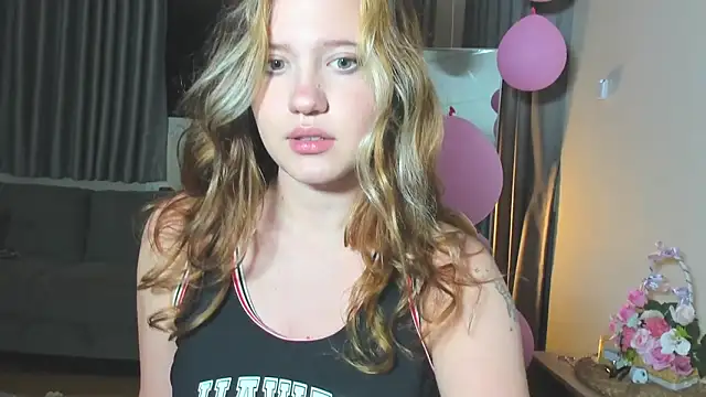Snapshot of HanahCute chatting on March 7, 2025, 5:28 pm HanahCute online show from March 7, 2025, 5:28 pm