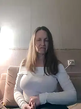 Evelina cute online show from February 26, 2025, 3:52 pm