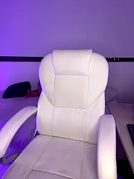 nyna 1 online show from September 18, 2025, 11:51 pm