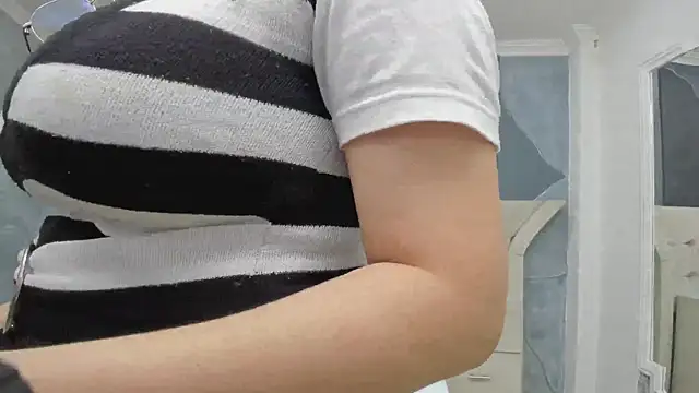 AmberGreyy  online show from February 26, 2025, 12:25 pm