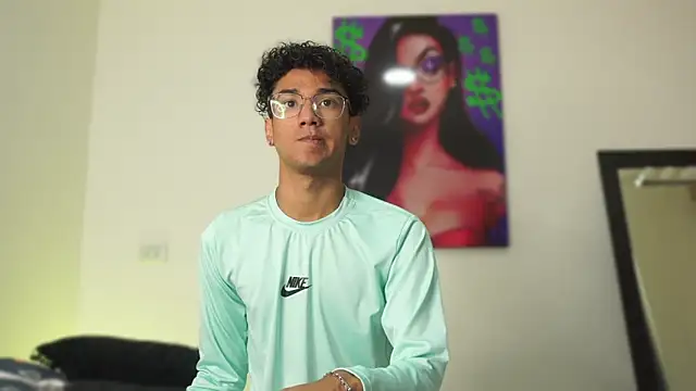 harrytwink18 online show from December 10, 2024, 1:22 pm