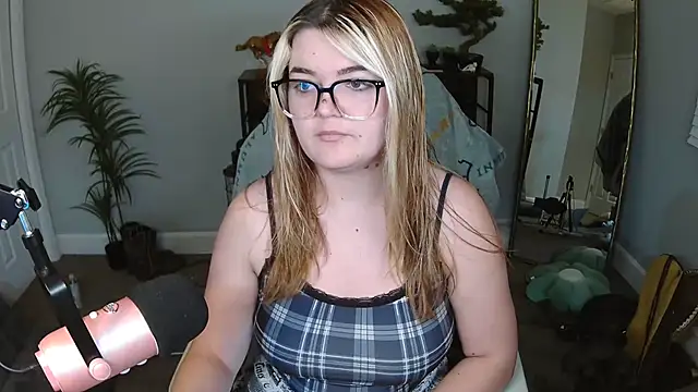 Snapshot of rodeobrii chatting on February 20, 2026, 1:24 am rodeobrii online show from February 20, 2026, 1:24 am