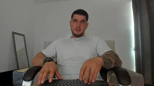 Teilor Creed online show from October 14, 2025, 7:47 pm