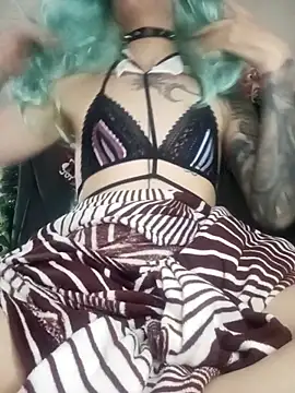 Devilnia9 online show from December 5, 2025, 5:31 pm