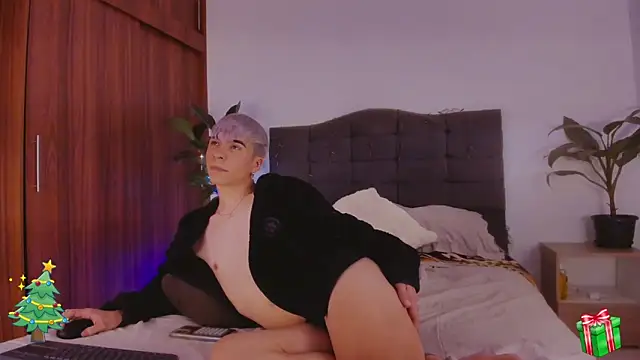 2gays 1Str8 online show from December 18, 2024, 8:47 pm