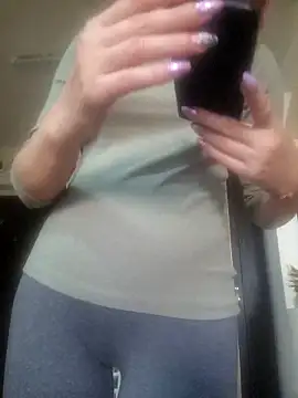 Snapshot of Evadesirex46 chatting on March 6, 2026, 8:55 am Evadesirex46 online show from March 6, 2026, 8:55 am