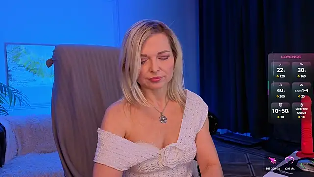 Snapshot of Gloria_Lovely chatting on July 16, 2026, 11:38 am Gloria Lovely online show from July 16, 2026, 11:38 am