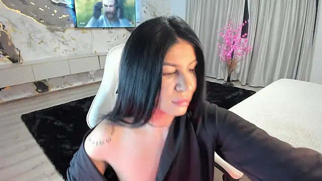 patriciakeys online show from November 12, 2025, 4:35 am