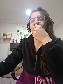 karlamorris  online show from October 26, 2025, 5:35 am