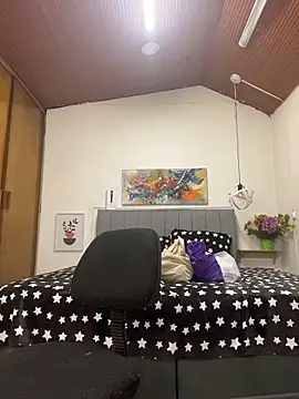 karlamorris  online show from March 16, 2026, 1:15 pm