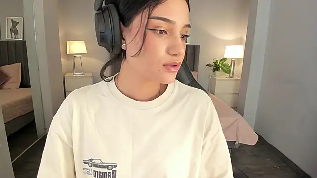 Snapshot of renee_shelby_ chatting on March 20, 2025, 8:19 pm renee shelby online show from March 20, 2025, 8:19 pm