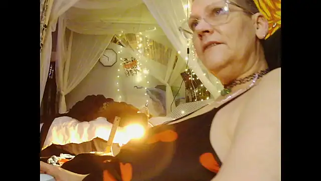 juscjen online show from February 15, 2026, 11:52 am