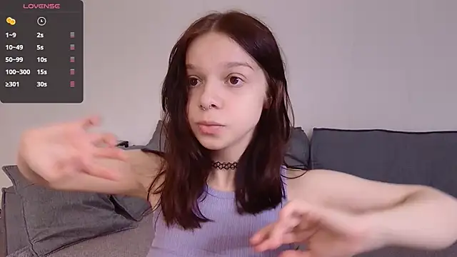 crystal lilith online show from October 6, 2025, 4:59 pm