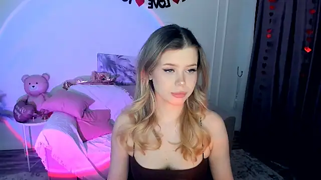 FollowLovee online show from February 28, 2026, 3:40 am