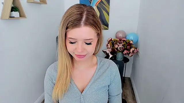 FollowLovee online show from May 28, 2026, 4:21 am