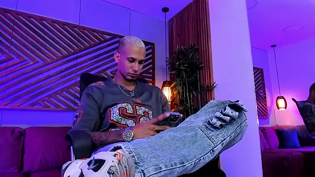 MagnusFrost online show from January 25, 2025, 7:28 pm