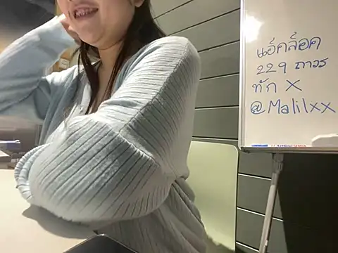 Snapshot of iamMalixxx chatting on December 29, 2024, 6:03 am iamMalixxx online show from December 29, 2024, 6:03 am