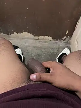 Snapshot of Luis455gomez chatting on December 31, 2024, 11:17 pm Luis455gomez online show from December 31, 2024, 11:17 pm